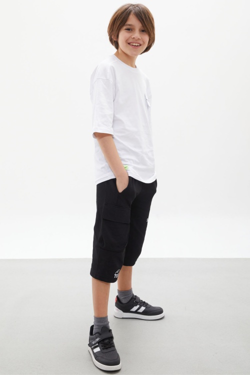 Beyaz Göğüs Cep Detaylı Erkek Çocuk Kaprili Takım 18075