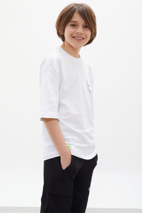 Beyaz Göğüs Cep Detaylı Erkek Çocuk Kaprili Takım 18075