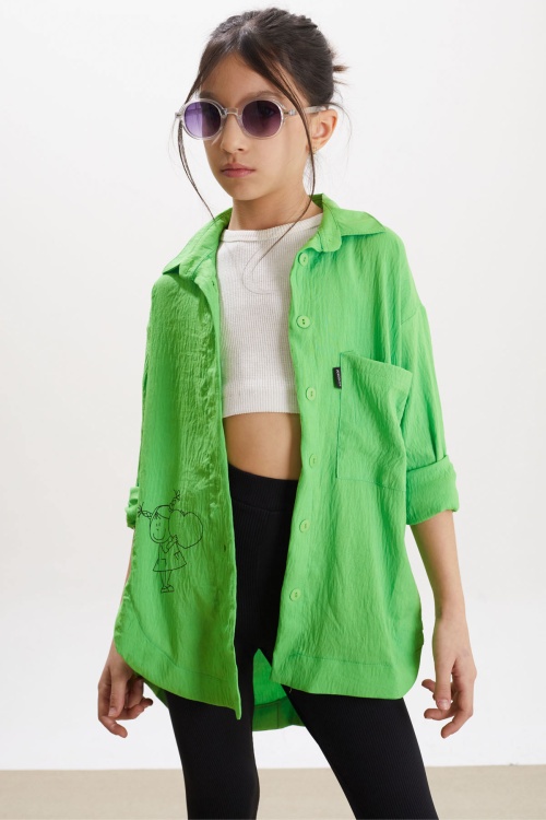 Fıstık Yeşili Kalp Baskılı Yırtmaç Detaylı Kız Çocuk Düğmeli Gömlek 18426