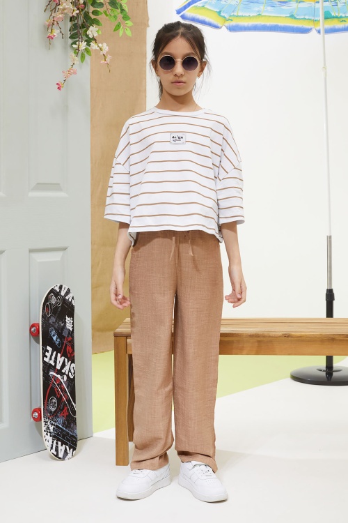 Kahve Çizgili Oversize Tişörtlü Pantolonlu Kız Çocuk Takım 18621