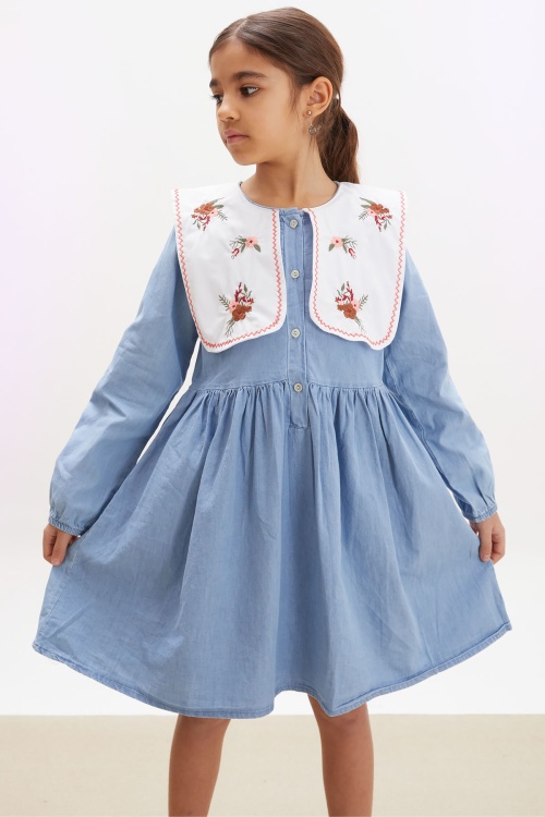 Mavi Çiçek Nakışlı Bebe Yaka Kız Çocuk Jean Elbise 17940
