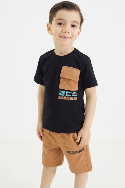 Siyah Göğüs Cepli Baskılı Erkek Çocuk Tişörtlü Şortlu Takım 18564