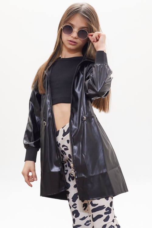 Siyah Kapüşonlu Uzun Kesim Kız Deri Görünümlü Mont 16779