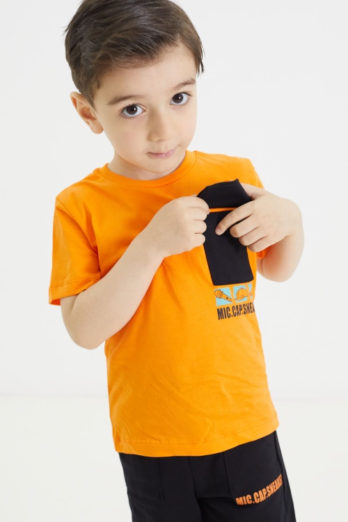 Turuncu Göğüs Cepli Baskılı Erkek Çocuk Tişörtlü Şortlu Takım 18567