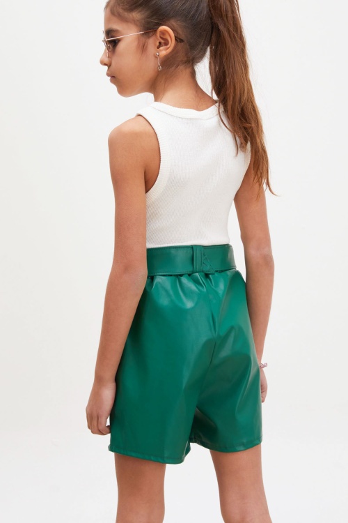 Yeşil Kemerli Ön Cepli Kız Çocuk Deri Şort 18220