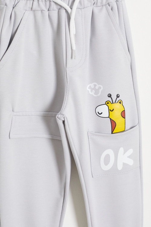 Zürafa Baskılı Cep Detaylı Erkek Çocuk 2li Eşofman Altı Gri-Mavi 18386