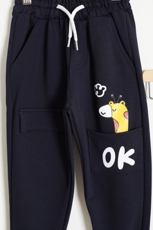 Zürafa Baskılı Cep Detaylı Erkek Çocuk 2li Eşofman Altı Gri-Lacivert 18384