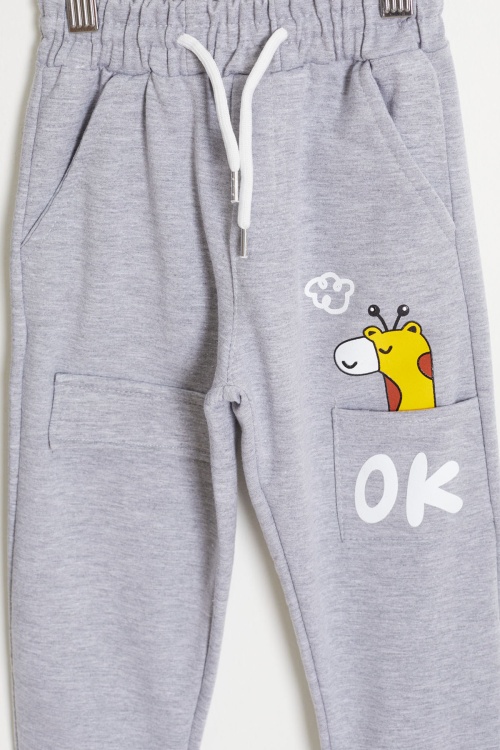 Zürafa Baskılı Cep Detaylı Erkek Çocuk 2li Eşofman Altı Gri-Lacivert 18384