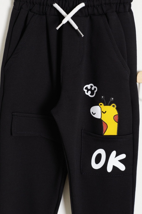 Zürafa Baskılı Cep Detaylı Erkek Çocuk 2li Eşofman Altı Siyah-Koyu Gri 18385