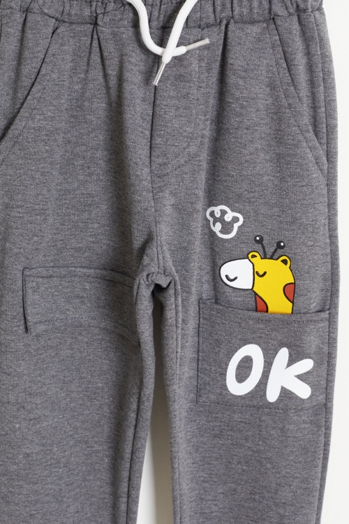 Zürafa Baskılı Cep Detaylı Erkek Çocuk 2li Eşofman Altı Siyah-Koyu Gri 18385