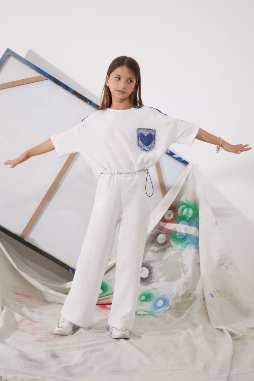 Beyaz Kalp Nakışlı Cepli Oversize Croplu Kız Çocuk Alt Üst Takım 18943