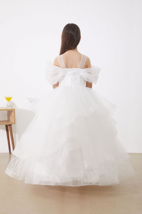 Beyaz Payetli Omzu Tül Detaylı Kız Çocuk Tüllü Elbise