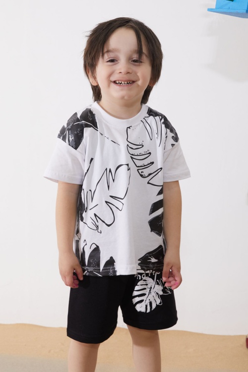 Beyaz Yaprak Desenli Tişörtlü Erkek Çocuk Şortlu Takım 18853