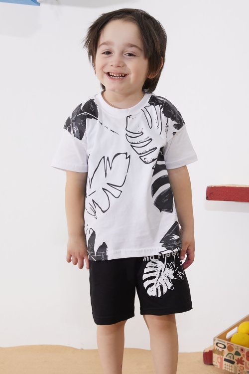 Beyaz Yaprak Desenli Tişörtlü Erkek Çocuk Şortlu Takım 18853