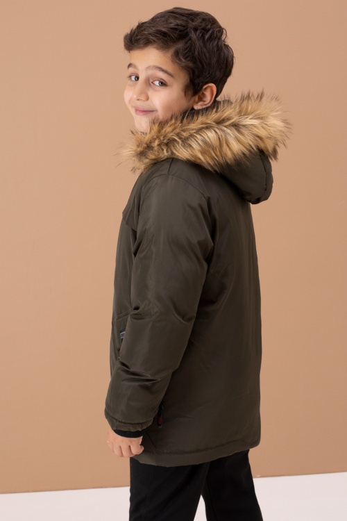Haki Kürklü Kapüşonlu Yazı Şeritli Erkek Çocuk Şişme Mont 19071