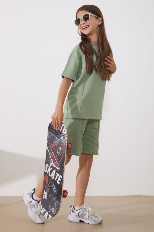 Haki Oversize Tişörtlü Çımalı Kız Çocuk Şortlu Takım 18906