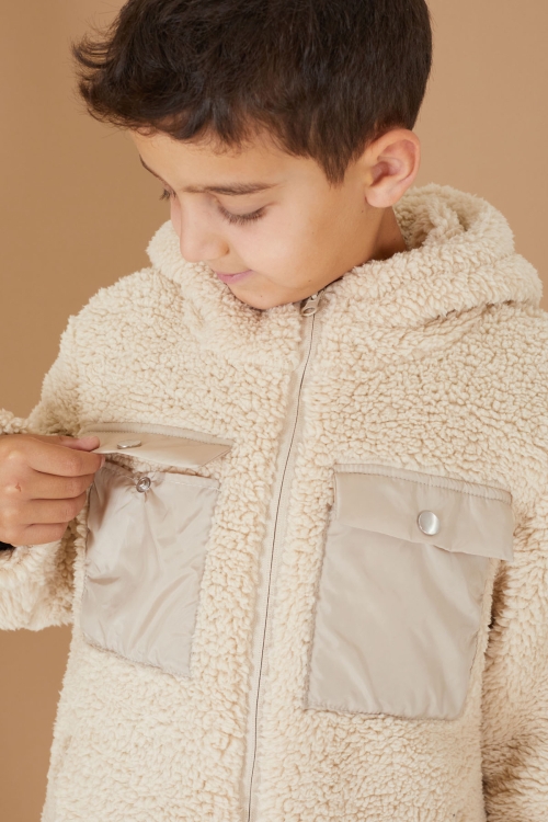 Krem Göğüs Cepli Kapüşonlu Erkek Çocuk Peluş Hırka 19502