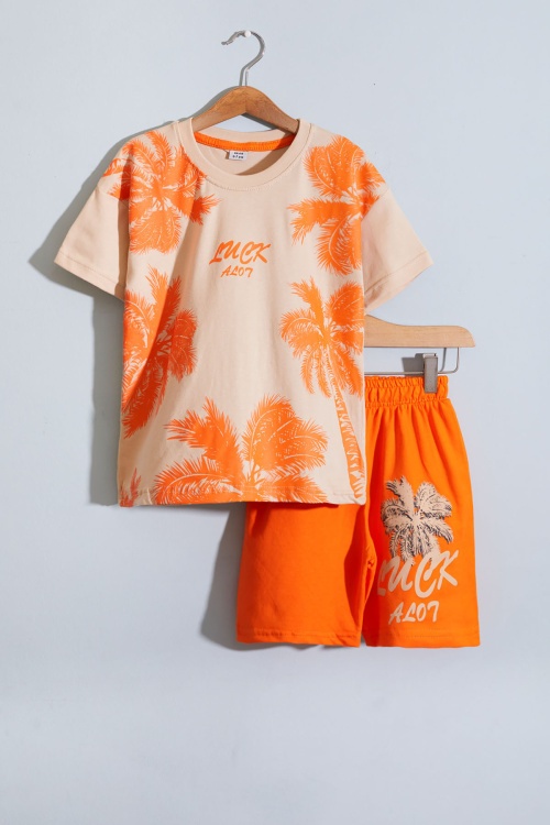 Krem Luck Yazı Baskılı Tişörtlü Erkek Çocuk Şortlu Takım 18843