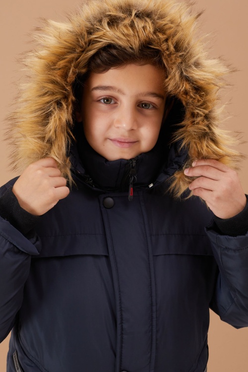 Lacivert Kürklü Kapüşonlu Yazı Şeritli Erkek Çocuk Şişme Mont 19073