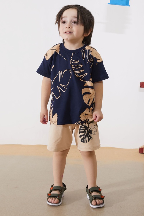 Lacivert Yaprak Desenli Tişörtlü Erkek Çocuk Şortlu Takım 18851