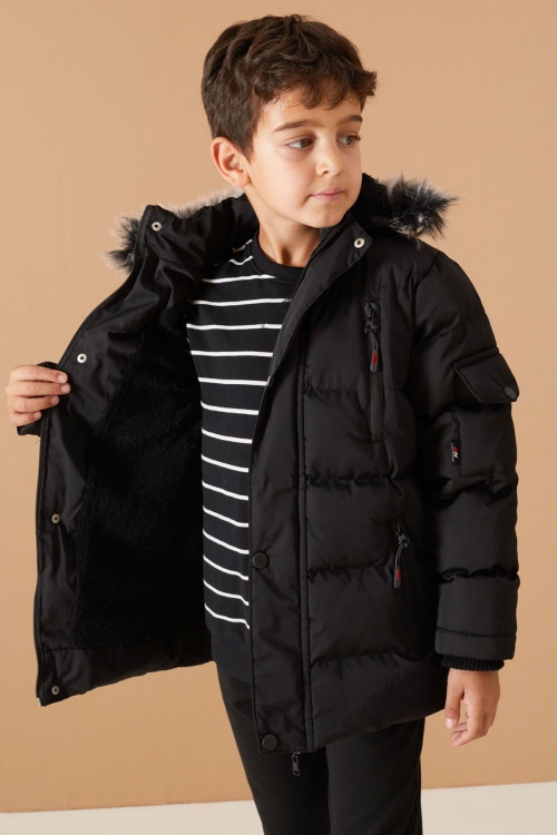 Siyah Arma Detaylı Fermuar Cepli Erkek Çocuk Kürkü Kapşonlu Mont 19067