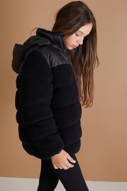 Siyah Kapüşonlu Astarlı Kız Çocuk Peluş Mont 19317