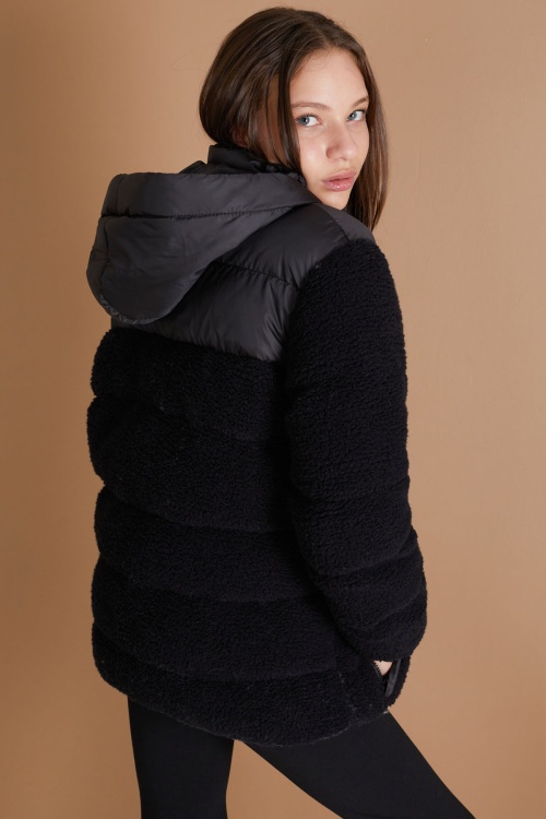 Siyah Kapüşonlu Astarlı Kız Çocuk Peluş Mont 19317