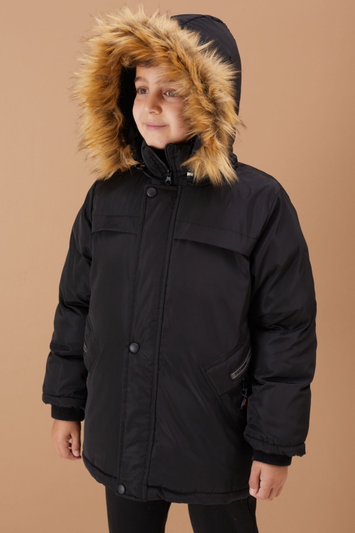 Siyah Kürklü Kapüşonlu Yazı Şeritli Erkek Çocuk Şişme Mont 19072