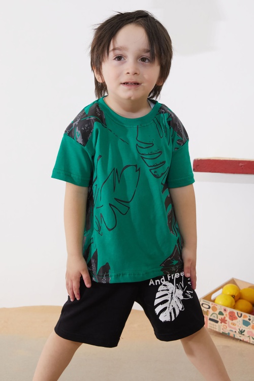 Yeşil Yaprak Desenli Tişörtlü Erkek Çocuk Şortlu Takım 18855