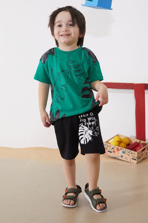 Yeşil Yaprak Desenli Tişörtlü Erkek Çocuk Şortlu Takım 18855