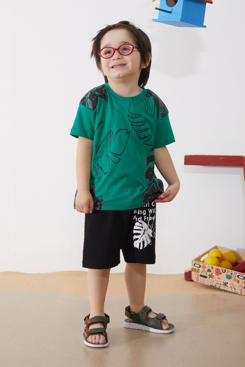 Yeşil Yaprak Desenli Tişörtlü Erkek Çocuk Şortlu Takım 18855