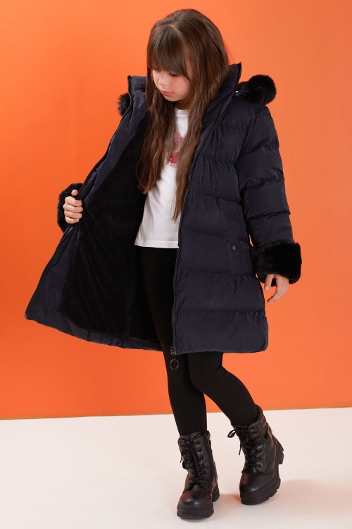 İndigo Kolu Kürk Detaylı Kapüşonlu Kız Çocuk Şişme Mont 19521