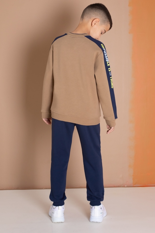 Kahve Şerit Yazı Baskılı Şardonlu Erkek Çocuk Eşofman Takımı 19607