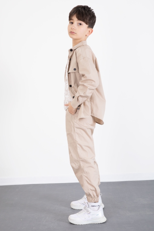 Bej Baskılı Tişörtlü Paraşüt Gömlek ve Pantolonlu Erkek Çocuk 3lü Takım 20516