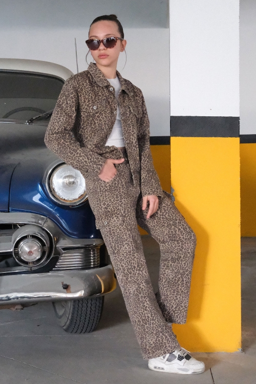 Kız Çocuk Leopar Desenli Düğmeli Ceketli Pantolonlu Jean Takım 20121