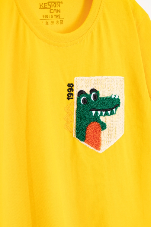 Sarı Dino Cep Nakışlı Kısa Kol Tişörtlü Erkek Çocuk Şortlu Takım 20575