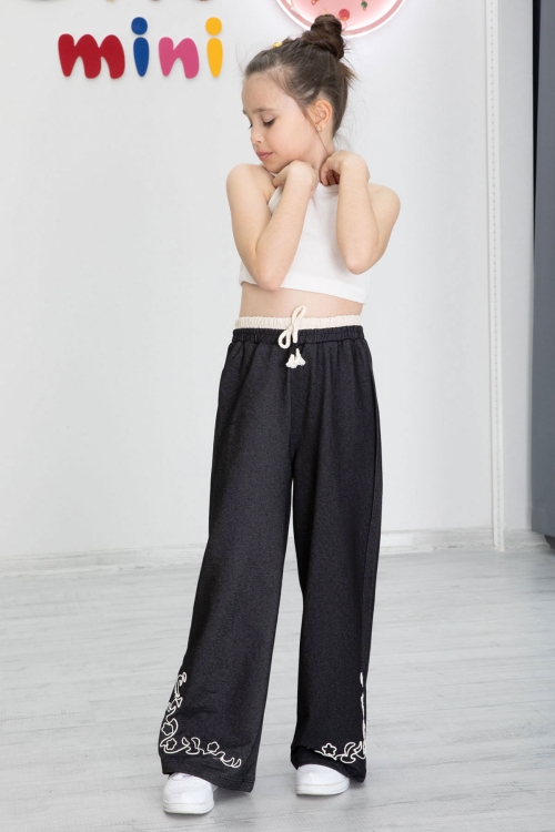 Siyah Paçası Nakış Detaylı Kız Çocuk Geniş Paça Pantolon 20490