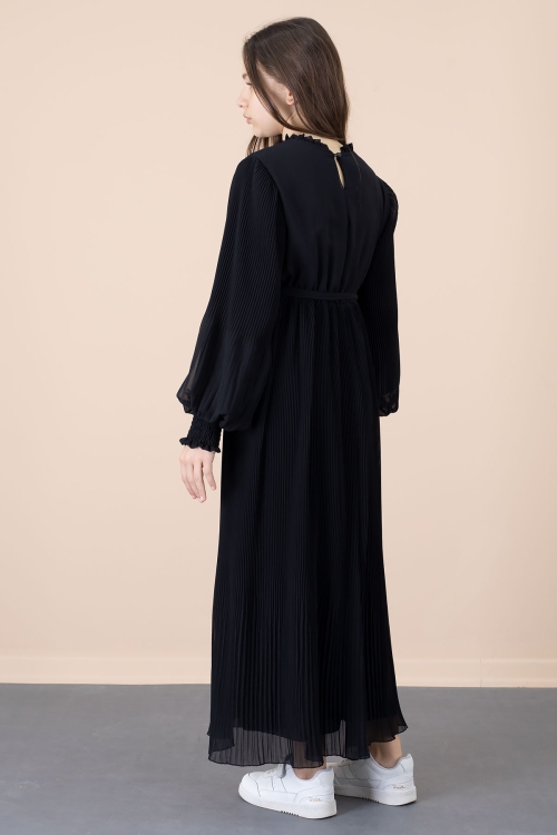 Siyah Yakası Fırfırlı Kuşaklı Kız Çocuk Piliseli Şifon Elbise 20560