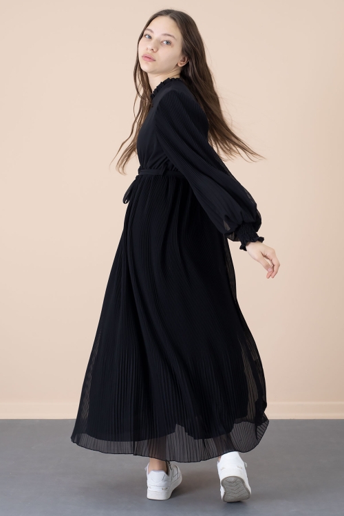 Siyah Yakası Fırfırlı Kuşaklı Kız Çocuk Piliseli Şifon Elbise 20560