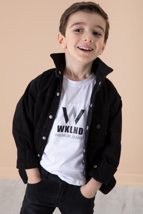 Siyah Yazı Baskılı Bisiklet Yaka Tişörtlü Erkek Çocuk Jean Gömlek 20077