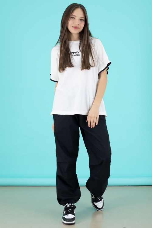 Siyah Yazılı Oversize Tişörtlü Paraşüt Pantolonlu Kız Çocuk Takım 20293