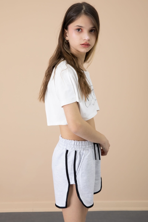 Gri Yanları Yırtmaçlı Çiçek Baskılı Beli Lastikli Kız Çocuk Şort 20740