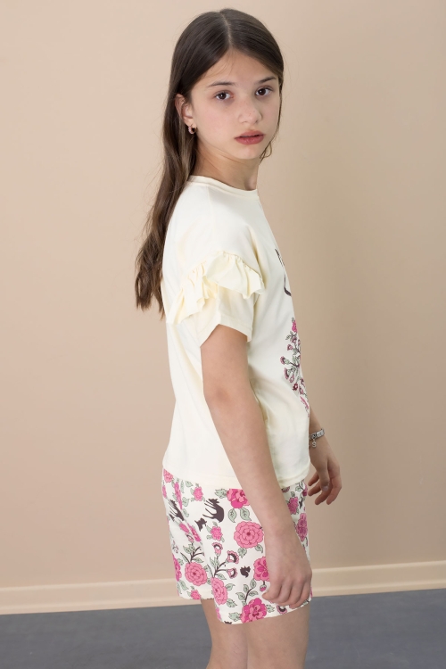 Krem Fırfır Detaylı Tişörtlü Çiçek Baskılı Şortlu Kız Çocuk Takım 21100