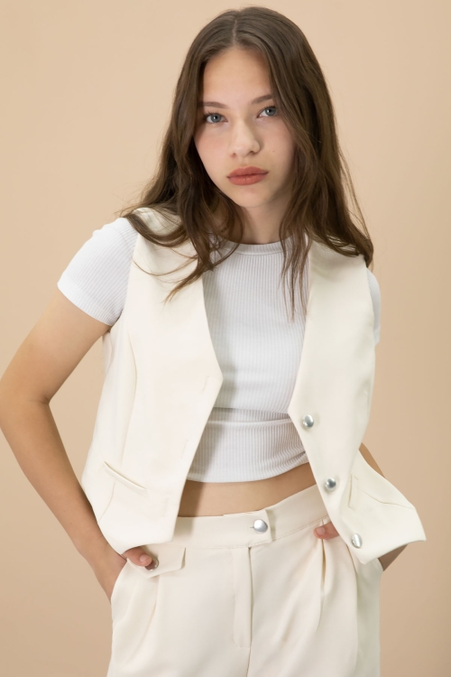 Krem V Yaka Düğmeli Yelekli Geniş Paça Pantolonlu Kız Çocuk 2li Takım 20722