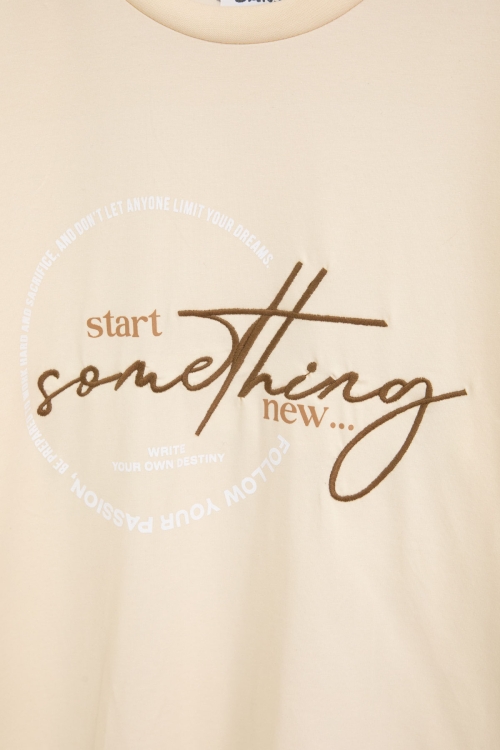 Krem Yazı Nakışlı Sırtı Baskılı Erkek Çocuk Bisiklet Yaka Tişört 20898