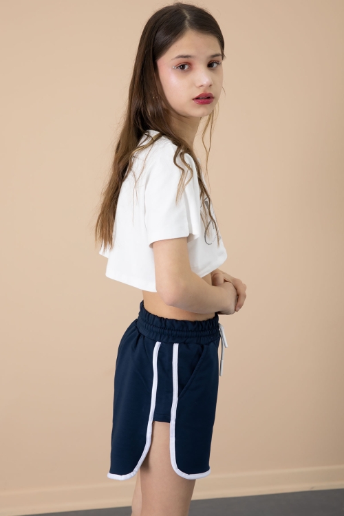 Lacivert Yanları Yırtmaçlı Çiçek Baskılı Beli Lastikli Kız Çocuk Şort 20735