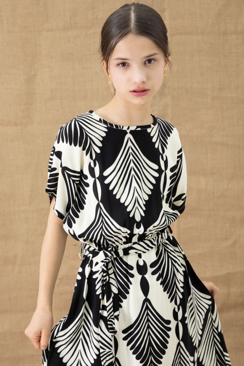 Siyah Yaprak Desenli Fırfırlı Kız Çocuk Kuşaklı Elbise 20766