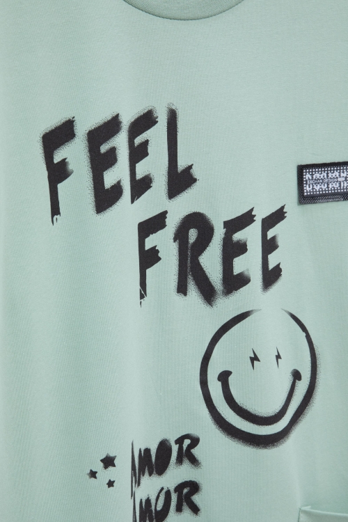 Yeşil Cep Detaylı Yazı Baskılı Erkek Çocuk Bisiklet Yaka Tişört 20905