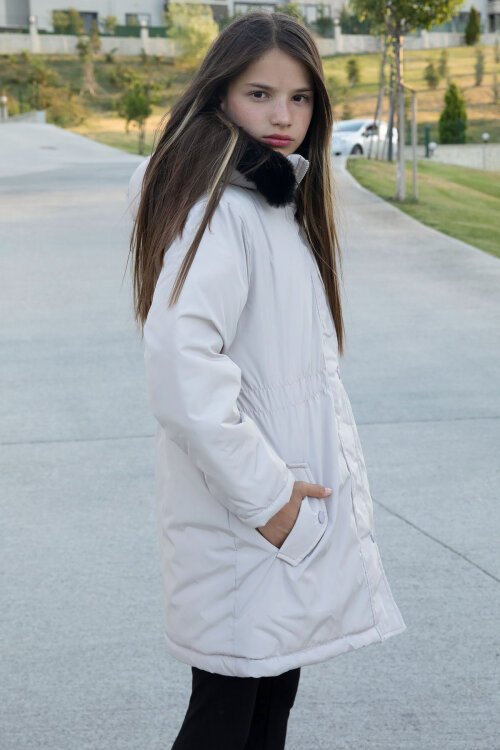 Bej Çıtçıtlı Cepli Esnek Bel İçi Kürklü Kız Çocuk Kapüşonlu Mont 21302