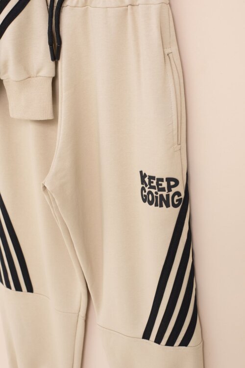 Bej Erkek Çocuk Keep Going Yazılı Şeritli Erkek Çocuk Kapüşonlu Eşofman Takımı 23420